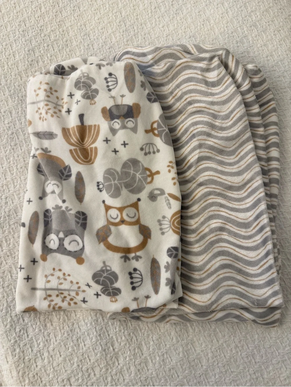 Levtex Night Owl 5Piece Crib Set+Additional crib sheet and 2 changing pad covers